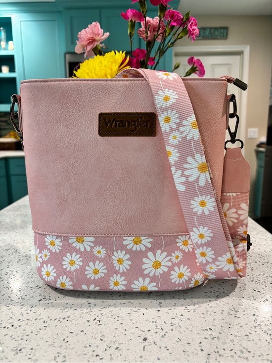 Wrangler Handbags - LOWEST Wrangler Blush Pink Daisy Crossbody Bag